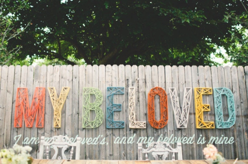 use-yarn-in-a-wedding-decor-30