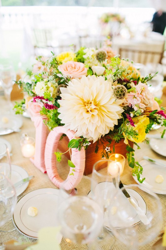 use-yarn-in-a-wedding-decor-9