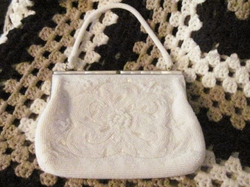 vintage-bridal-purses-50