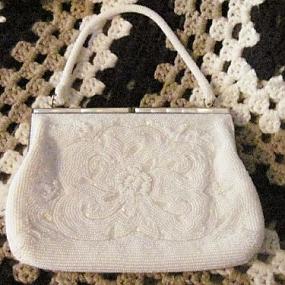 vintage-bridal-purses-50