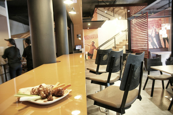 wing-zone-restaurant-12