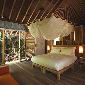 luxury-resort-six-senses-laamu-maldives-adelto-00