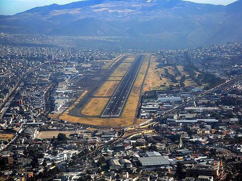 Old Mariscal Sucre International Airport