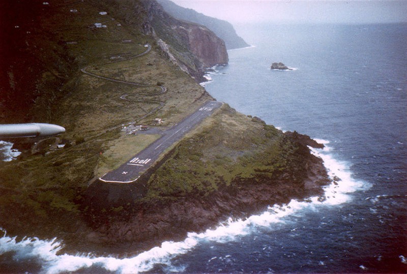 Juancho E. Yrausquin Airport