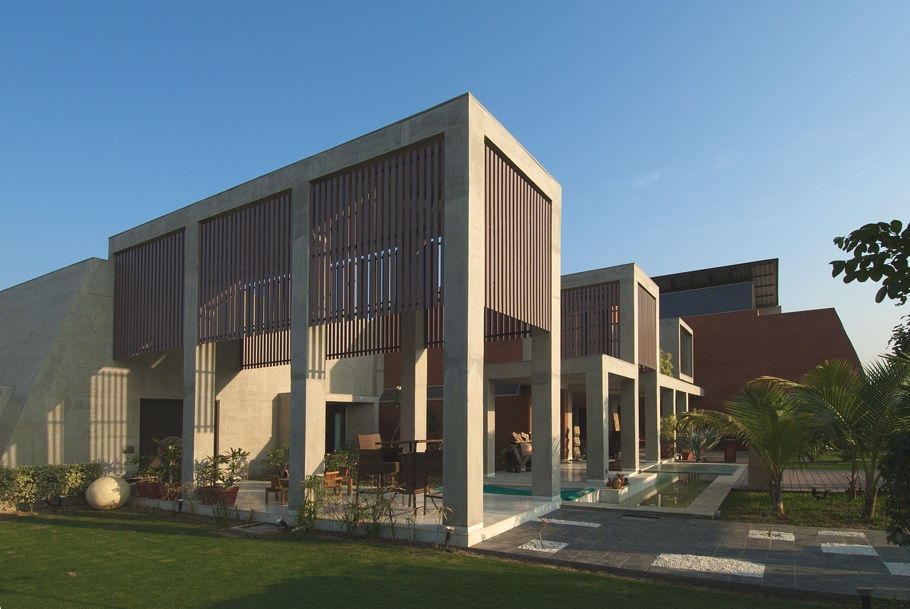 contemporary-brick-house-3