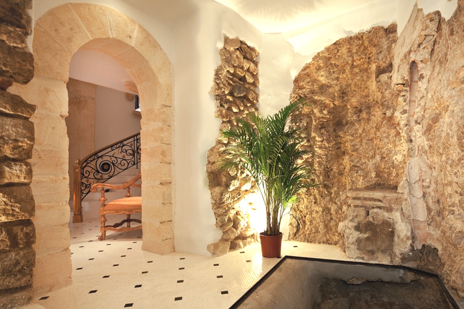 stunning-palace-in-dalt-vita-19