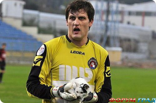 Спасение кошки на футболе