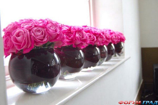 Композиция из повторяющихся ваз