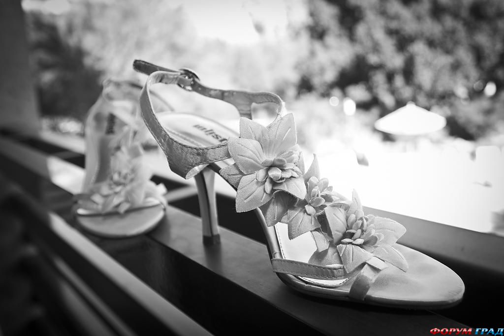 the-brides-shoes-02