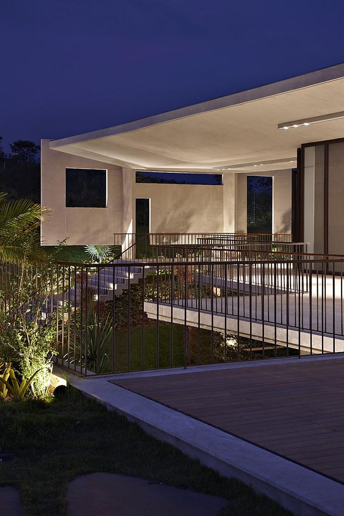 the-luxury-casa-je-property-in-brazil-by-humberto-hermeto-03
