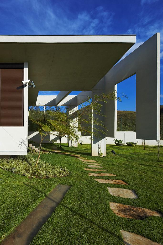 the-luxury-casa-je-property-in-brazil-by-humberto-hermeto-14