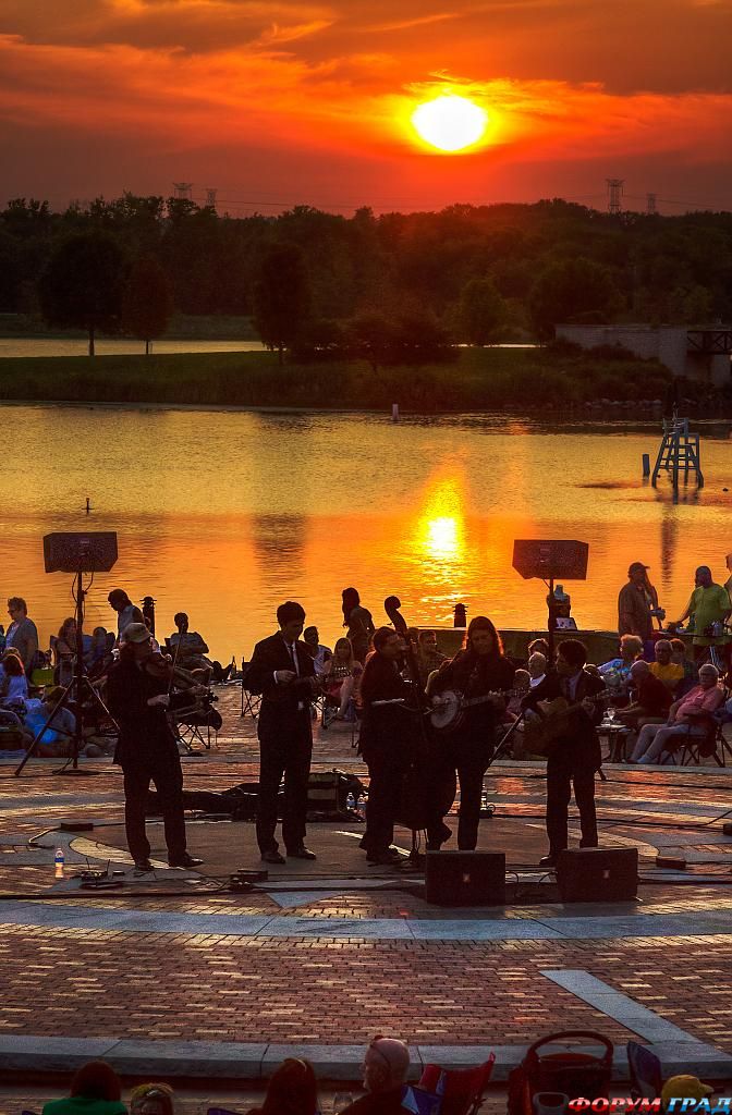 independence-grove-park-250