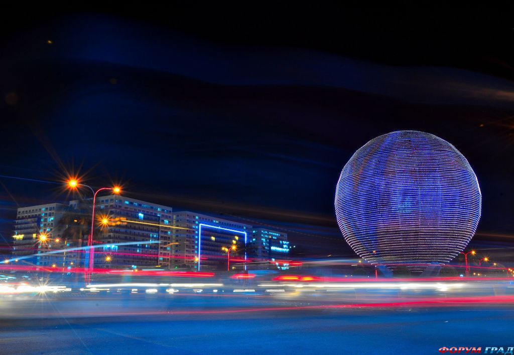 the-huge-steel-globe--556