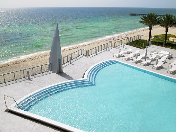 Lavish Property in a 50-Storey Glass Tower in South Florida