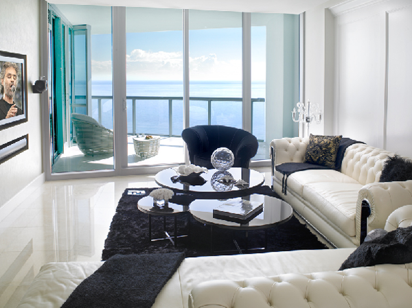 Lavish Property in a 50-Storey Glass Tower in South Florida