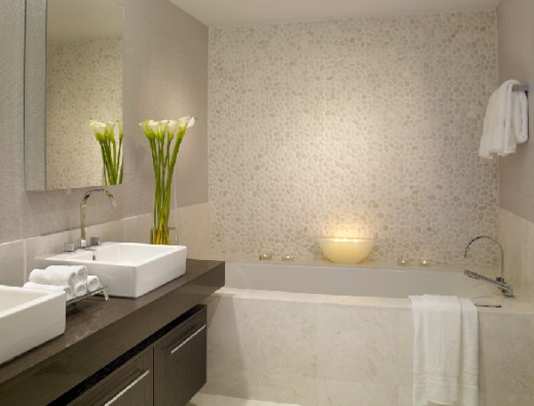 Lavish Property in a 50-Storey Glass Tower in South Florida