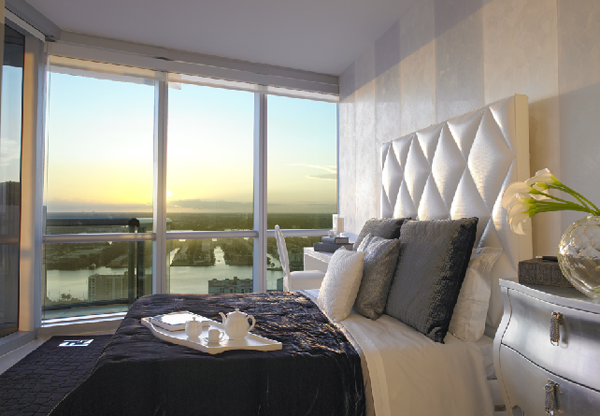 Lavish Property in a 50-Storey Glass Tower in South Florida