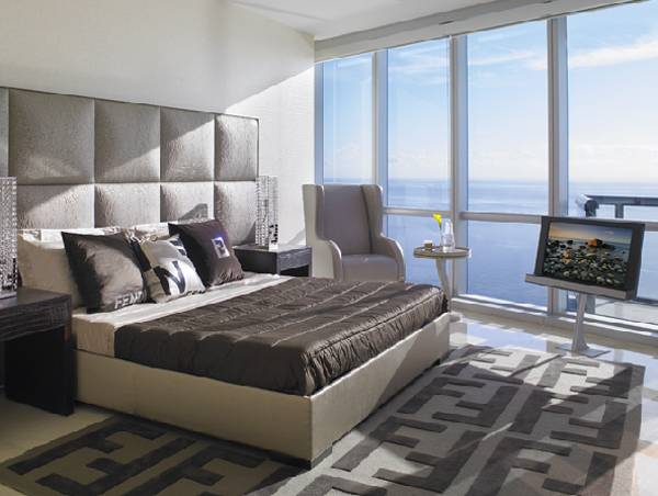 Lavish Property in a 50-Storey Glass Tower in South Florida