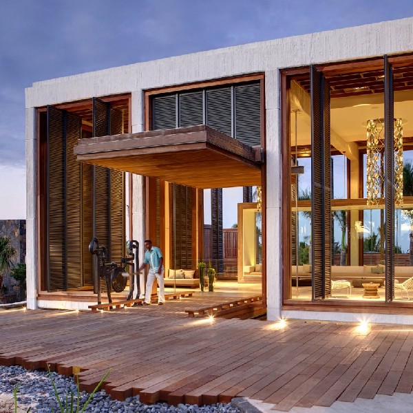Beach Hotel on the Eastern Coast of Mauritius is All About Luxury