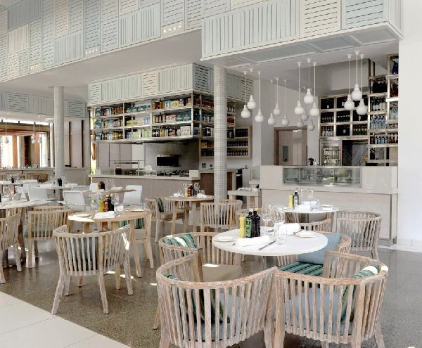 Beach Hotel on the Eastern Coast of Mauritius is All About Luxury