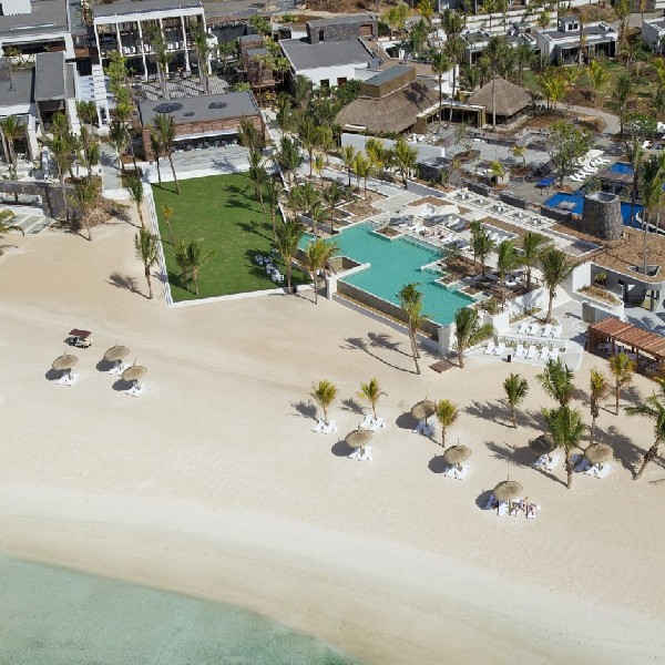 Beach Hotel on the Eastern Coast of Mauritius is All About Luxury