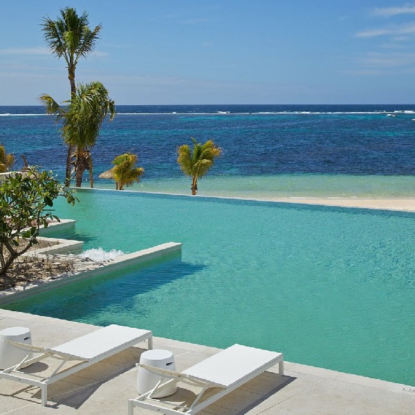 Beach Hotel on the Eastern Coast of Mauritius is All About Luxury