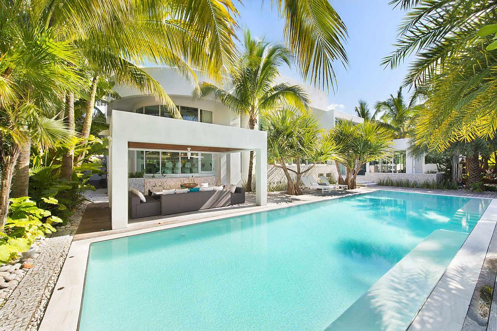 Breezy Home In Key Biscayne