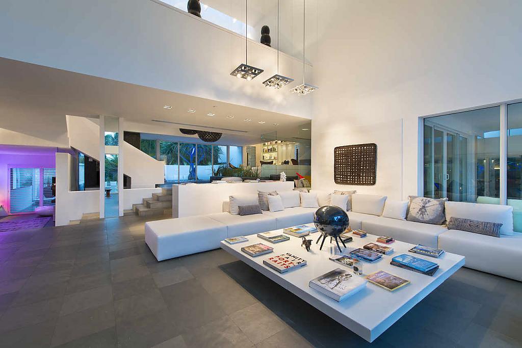 Breezy Home In Key Biscayne