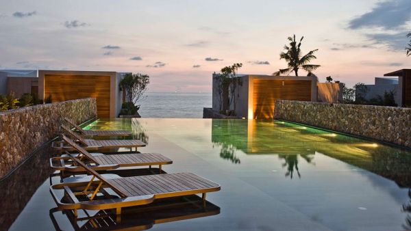 Casa De La Flora: Secluded modern paradise set next to the stunning Andaman Sea