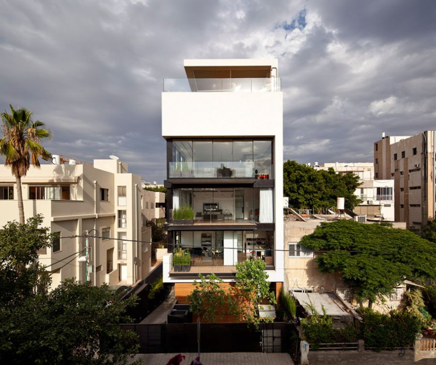 Classy Contemporary Home In Tel Aviv