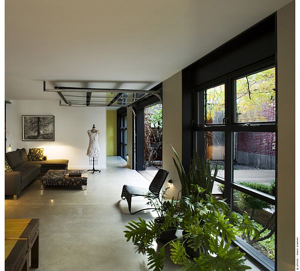 Former Industrial Building Becomes a Contemporary Home (U-House)