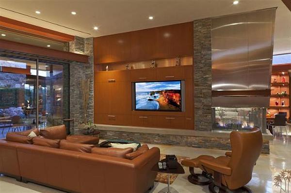 Contemporary Palm Springs Villa Charms with Luxury