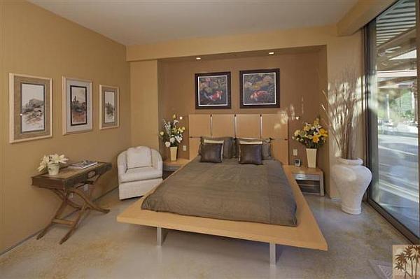 Contemporary Palm Springs Villa Charms with Luxury