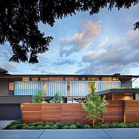Irregularly-Shaped Wedge House