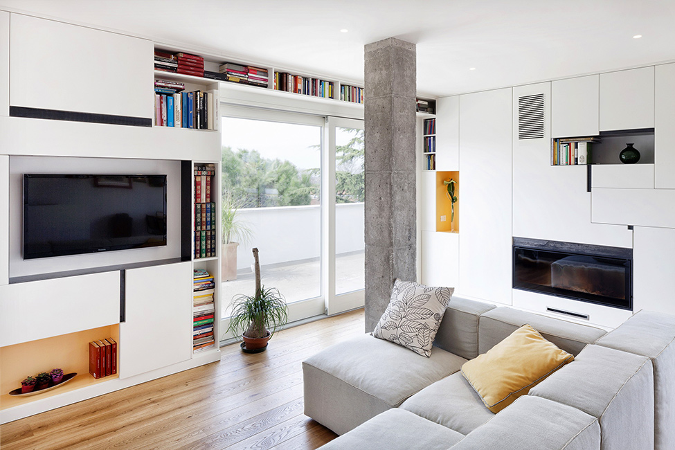 Displaying Concrete Pillars