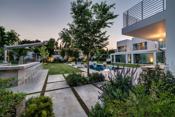 Extravagant Family Home