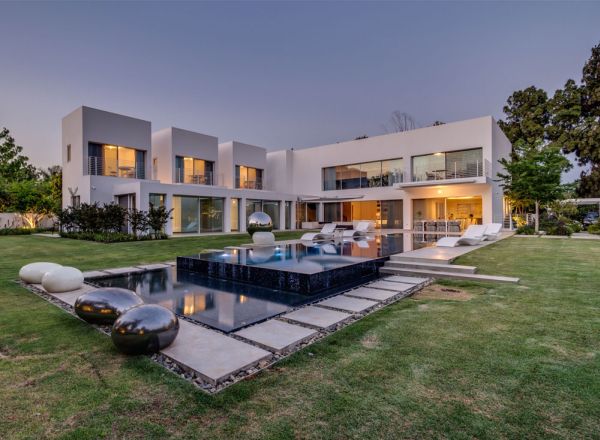 Extravagant Family Home