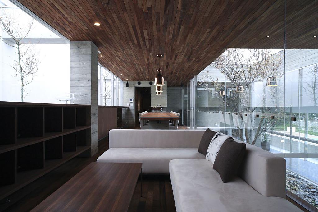 FLAT 40 by Keisuke Kawaguchi+K2-Design