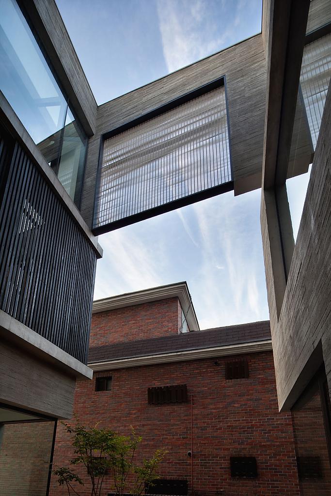 H-House by BANG by MIN