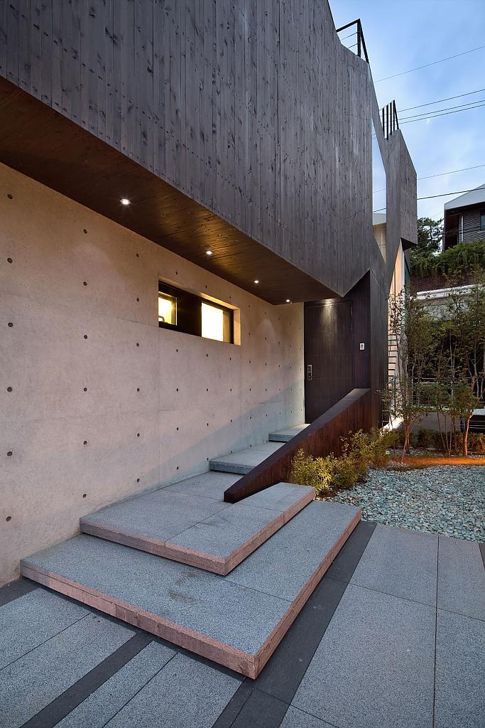 H-House by BANG by MIN