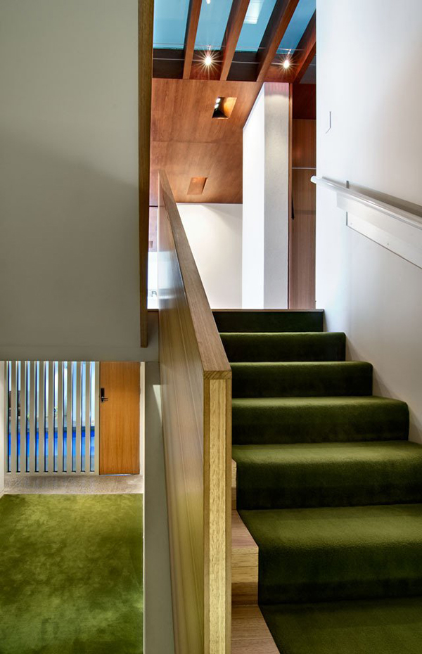 Contemporary House Overlooking The Botanical Gardens