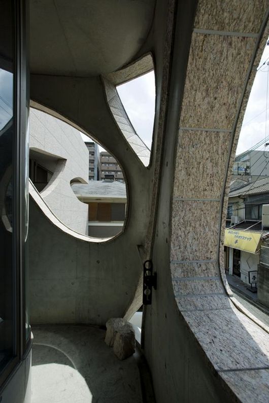 Kyoto Villa Saitan with facade symbolism