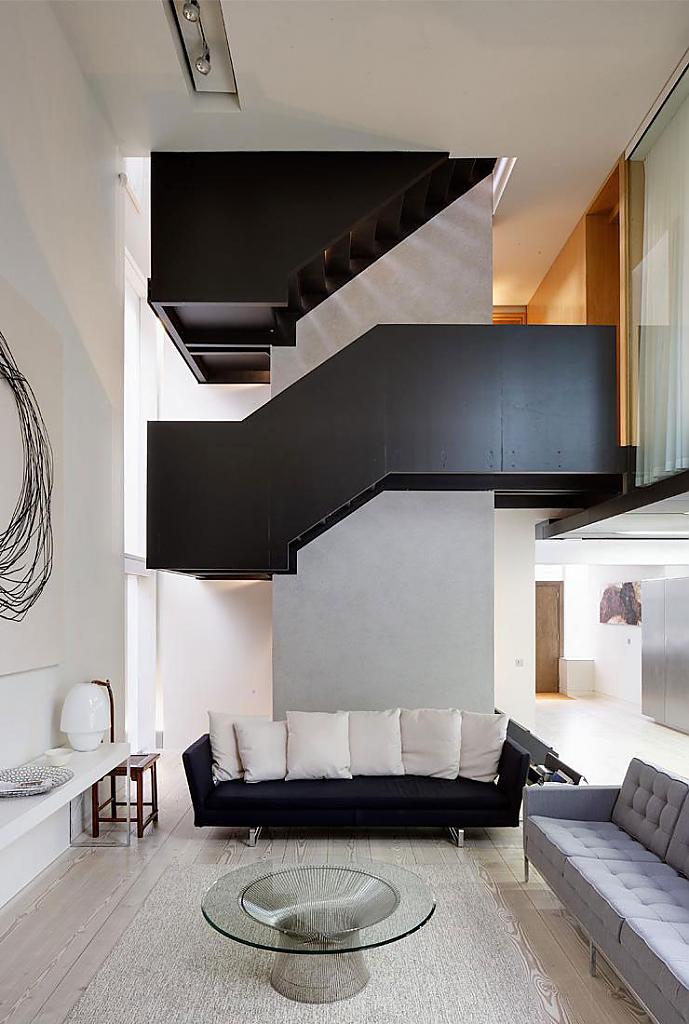 Line House in London