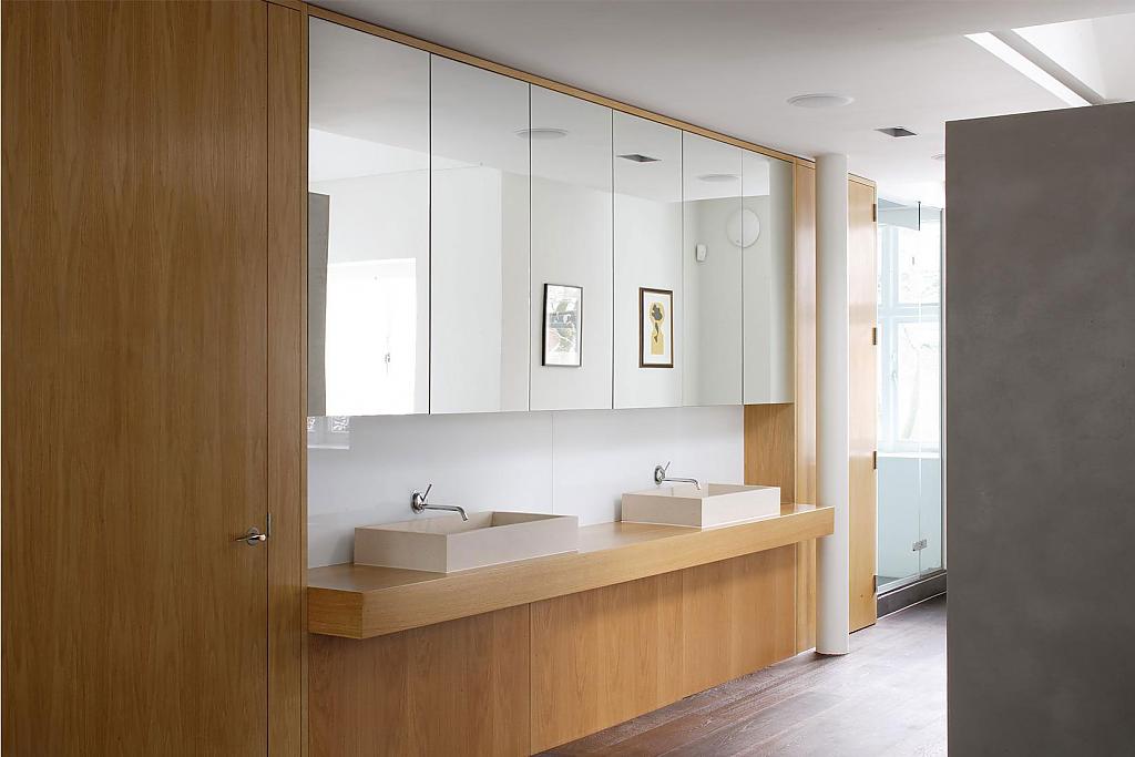 Line House in London