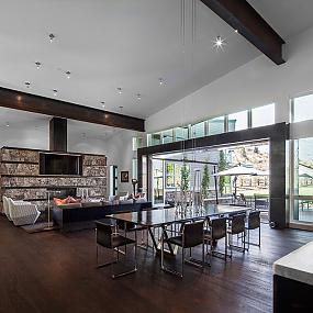 Lucky John by Jaffa Group