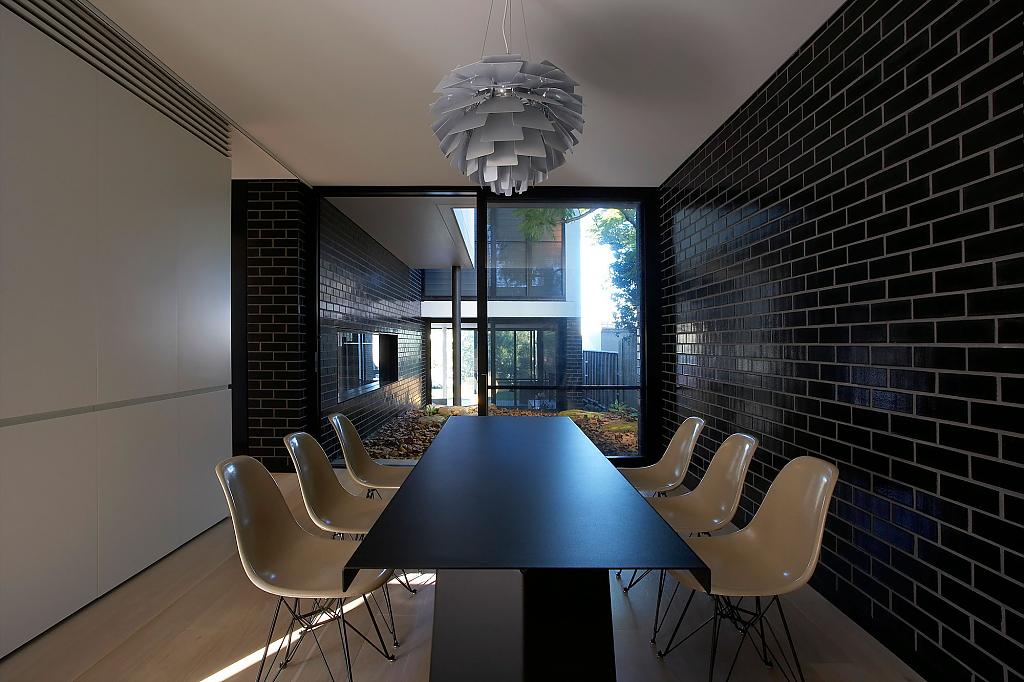 Luff Residence by Pohio Adams Architects