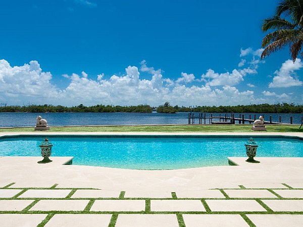 Luxury Palm Beach Mansion Selling For an Extravagant $38M