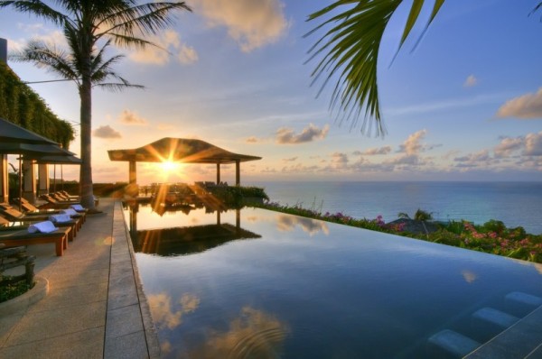 Five-Bedroom Luxury Seaside Villa in Phuket, Is Enchanting