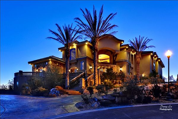 Luxury Tuscan Style Mansion in Washington is An Entertainer’s Paradise