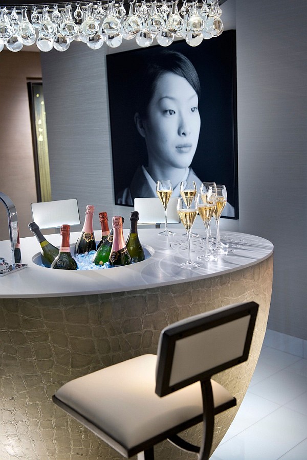 Mandarin Oriental Paris Promises to Bath You in Luxury and Style